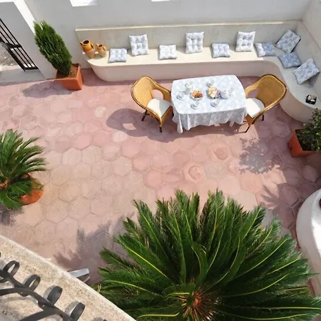فندق مبيت وإفطار Villataty *