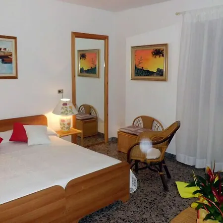 فندق مبيت وإفطار Villataty