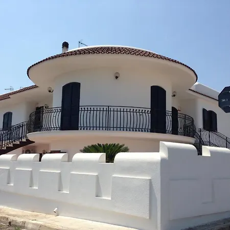 Bed & Breakfast Villataty Salignano (Apulia)